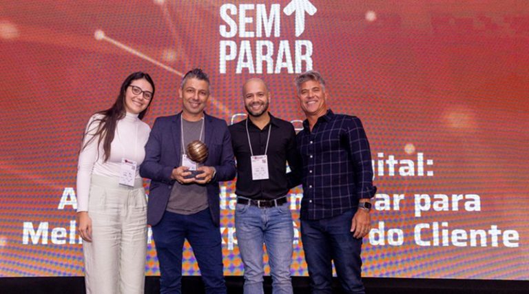 Sem Parar levou dois troféus de bronze do prêmio SMART CUSTOMER 2024 por excelência no atendimento