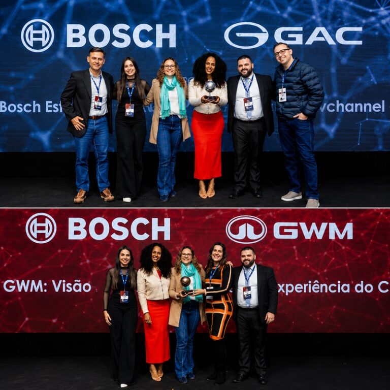 Bosch ao lado dos representantes da GAC e GWM recebendo os troféus dp SMART Customer